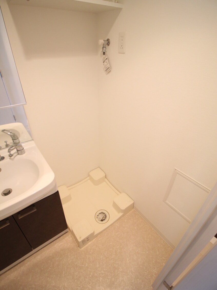 洗濯機置場 ｴｽﾌﾟﾚｲｽ新大阪ｻｳｽｹﾞｰﾄ(1506)