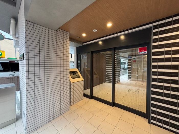 エントランス部分 グルーブ神戸元町アリア