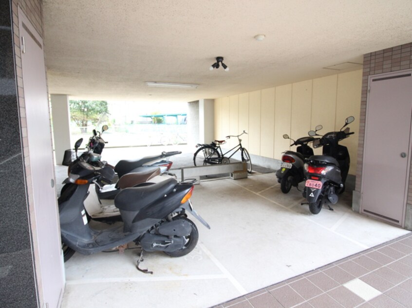 バイク置き場 Ｍプラザ城東六番館