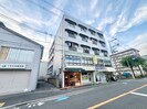 関山ビルの外観
