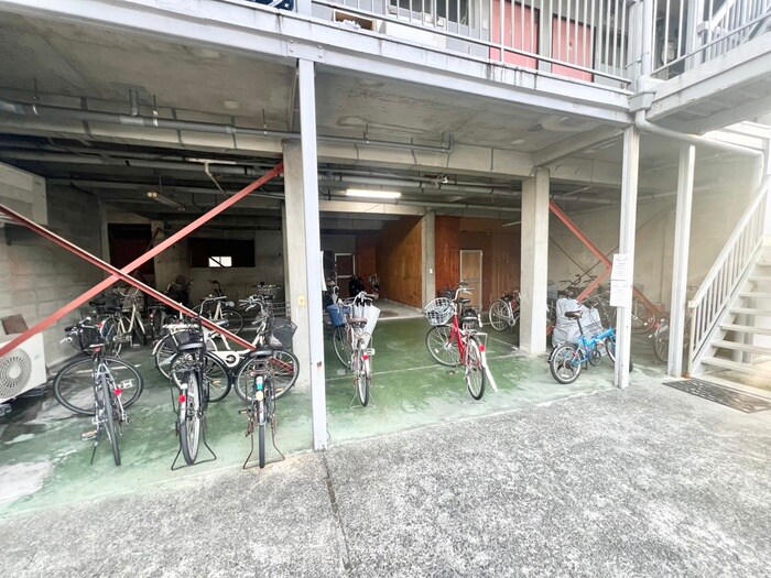 駐輪場 関山ビル