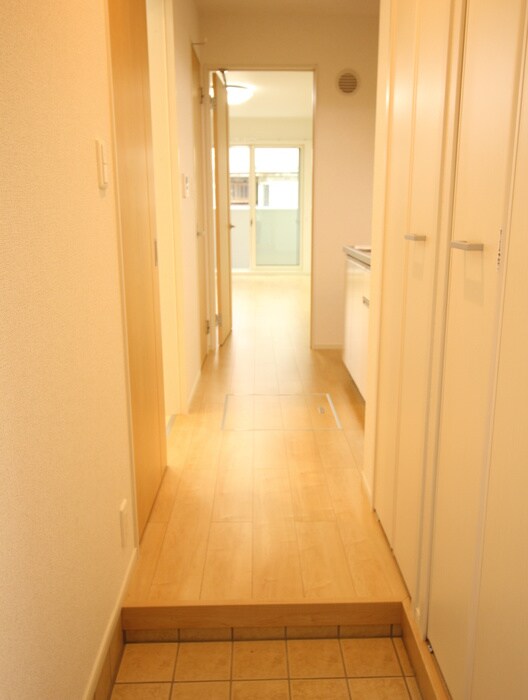 玄関 アビタシオン　ヌフ　昭和町