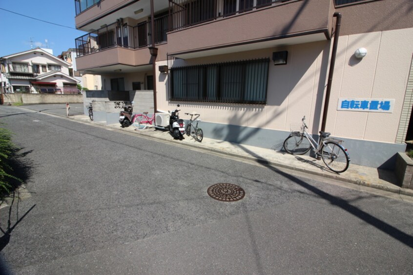 駐輪場 コーポタナカ2