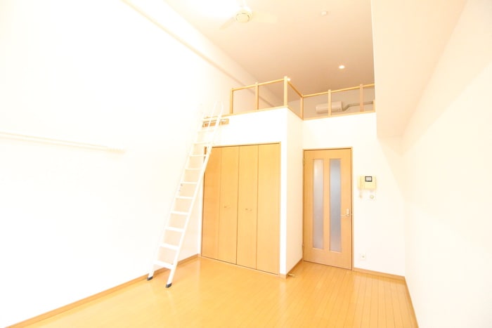 居室 メディナ三条室町