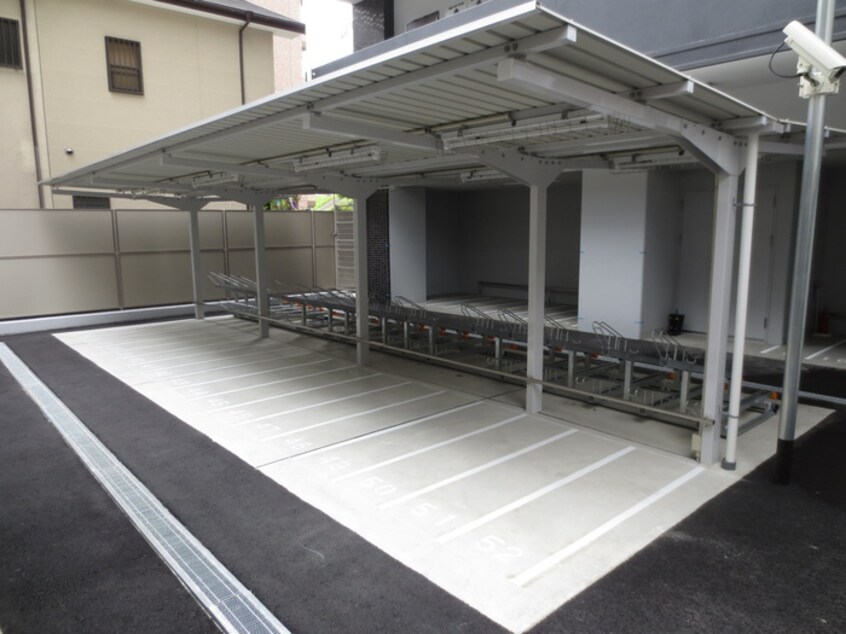 駐輪場 ﾗﾗﾌﾟﾚｲｽ ｻﾞ･大阪ﾘｳﾞｧｰｼﾞｭ（802）