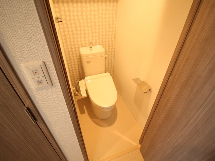 トイレ ｴｽﾘｰﾄﾞ京都梅小路ｱｳﾞｪﾆﾃ(305)