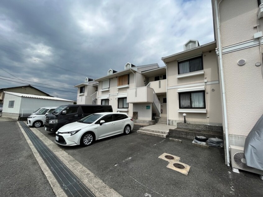 駐車場 シャルマンドミ－ル