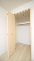 収納 フェリス　ウラタ