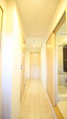 廊下 フェリス　ウラタ