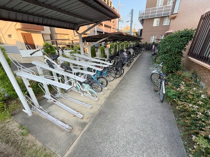 駐輪場 コンフォール広田