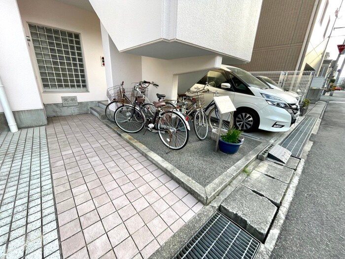 駐輪場 コンセルト山内