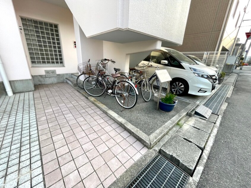 駐輪場 コンセルト山内