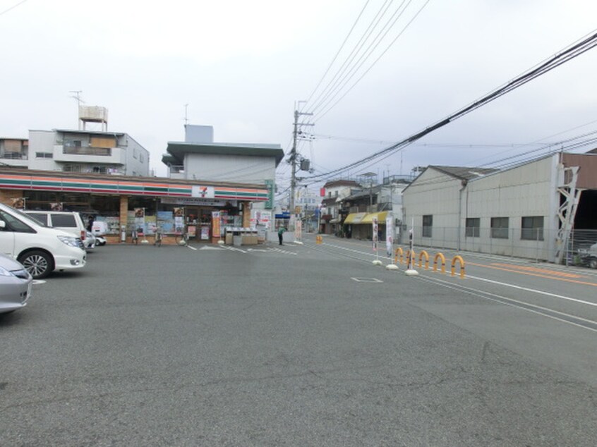 セブンイレブン(コンビニ)まで800m 藤井寺市大井3丁目貸家