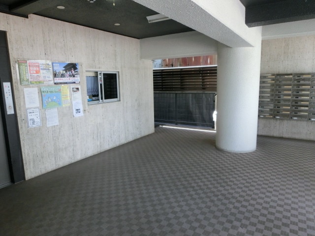 エントランス部分 レフィナ－ド京都西大路