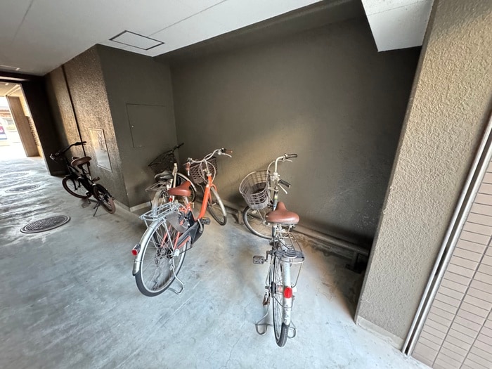 駐輪場 サンプラザ三宮７０