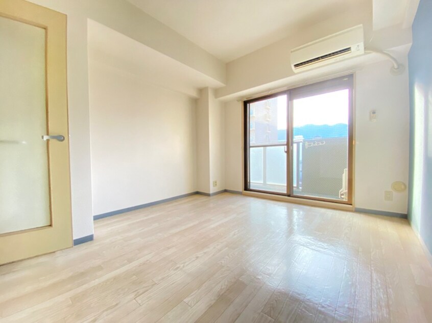 居室 サンプラザ三宮７０