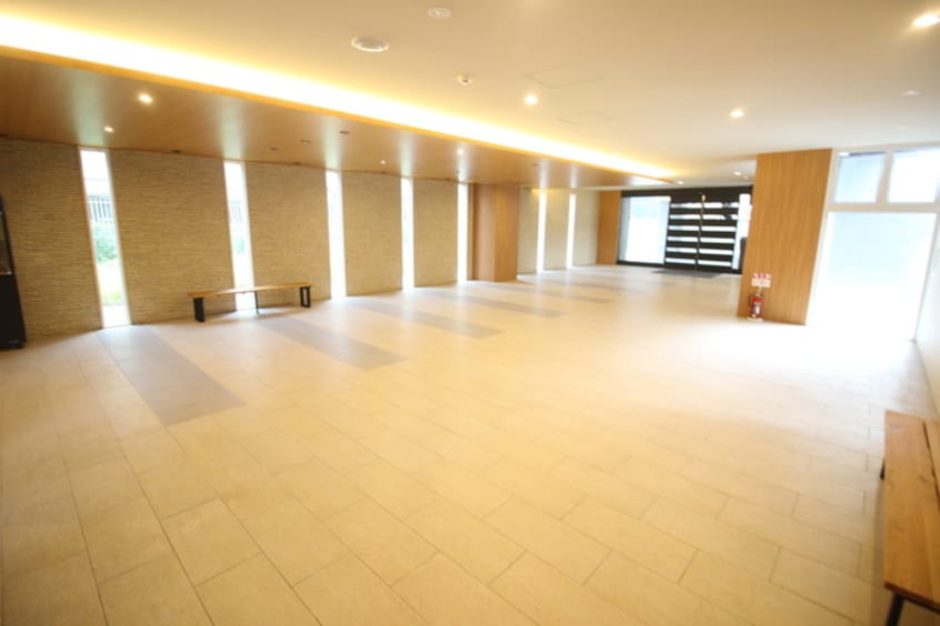 エントランス部分 LANI TOYONAKA（ﾗﾆ　ﾄﾖﾅｶ）