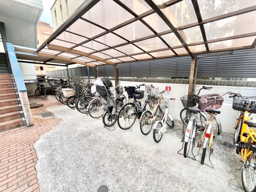 駐輪場 千里ハイツ