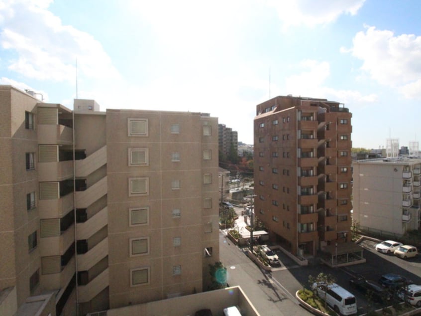 室内からの展望 千里ハイツ