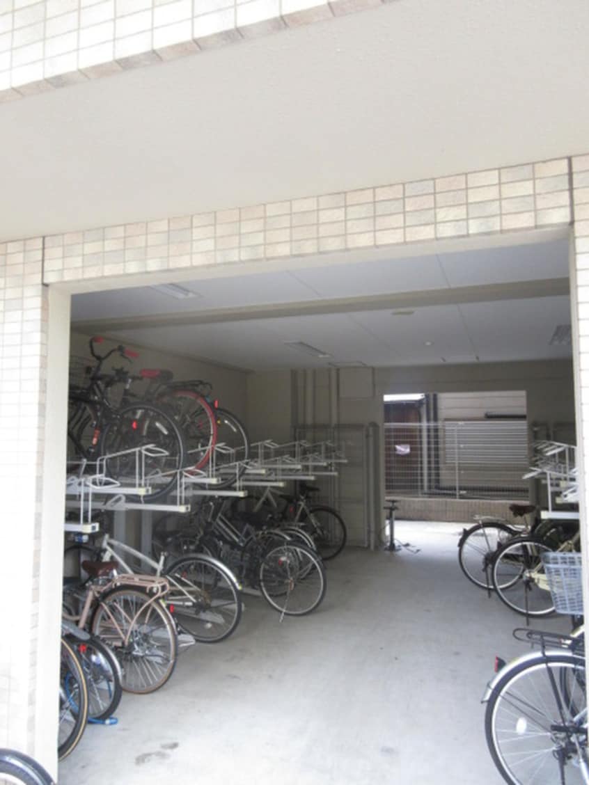 駐輪場 ジュネーゼグラン弁天町（1102）