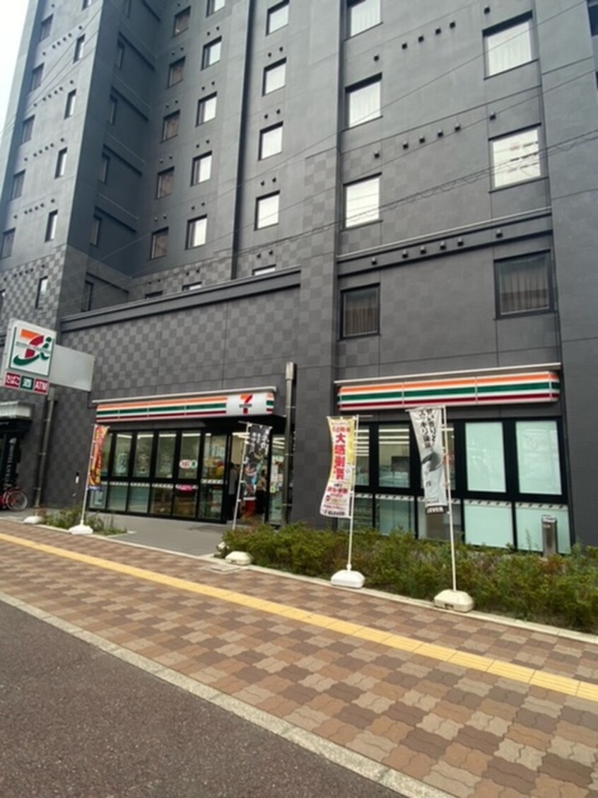 セブンイレブン門真新橋町店(コンビニ)まで600m パークホームズLaLa門真（507）