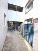 エントランス部分 忍マンション