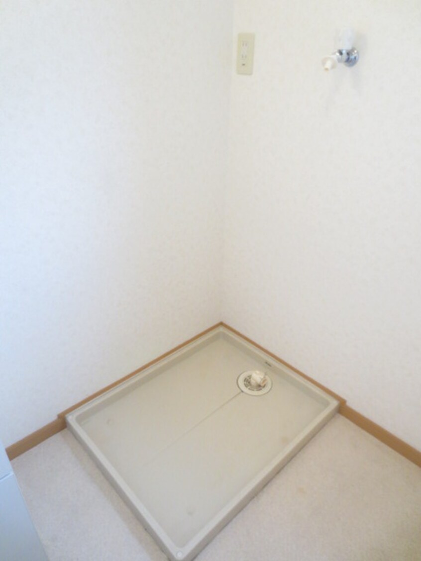 洗濯機置場 フレンドリ－・エデンＢ