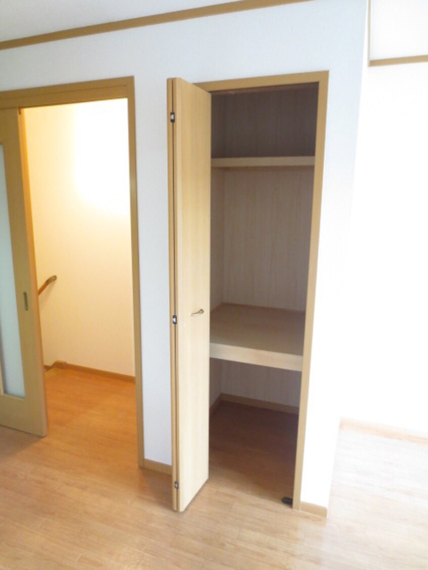 収納 フレンドリ－・エデンＢ