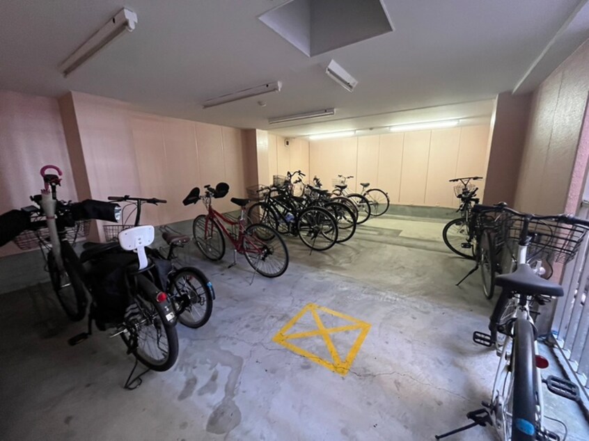 駐輪場 エスペランサ谷町