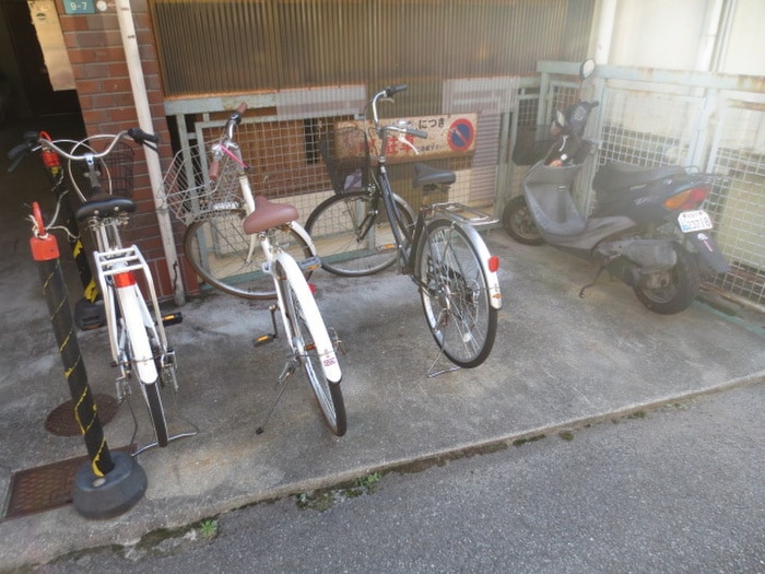 駐輪場 シャルム風見鶏