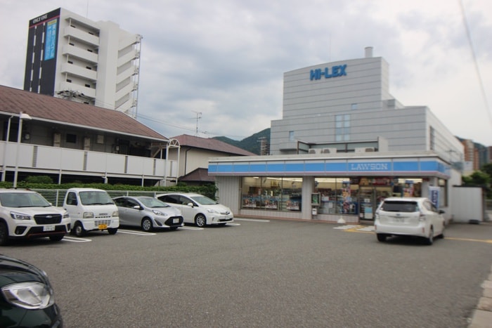 ローソン(コンビニ)まで809m ﾛｰﾚﾙｺｰﾄ宝塚武庫川町（903）