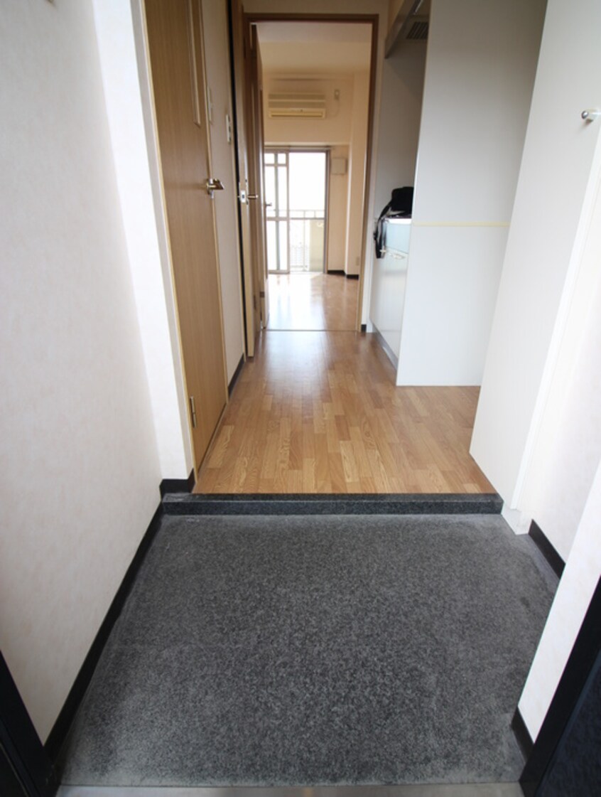 玄関 ティンカ－ベル