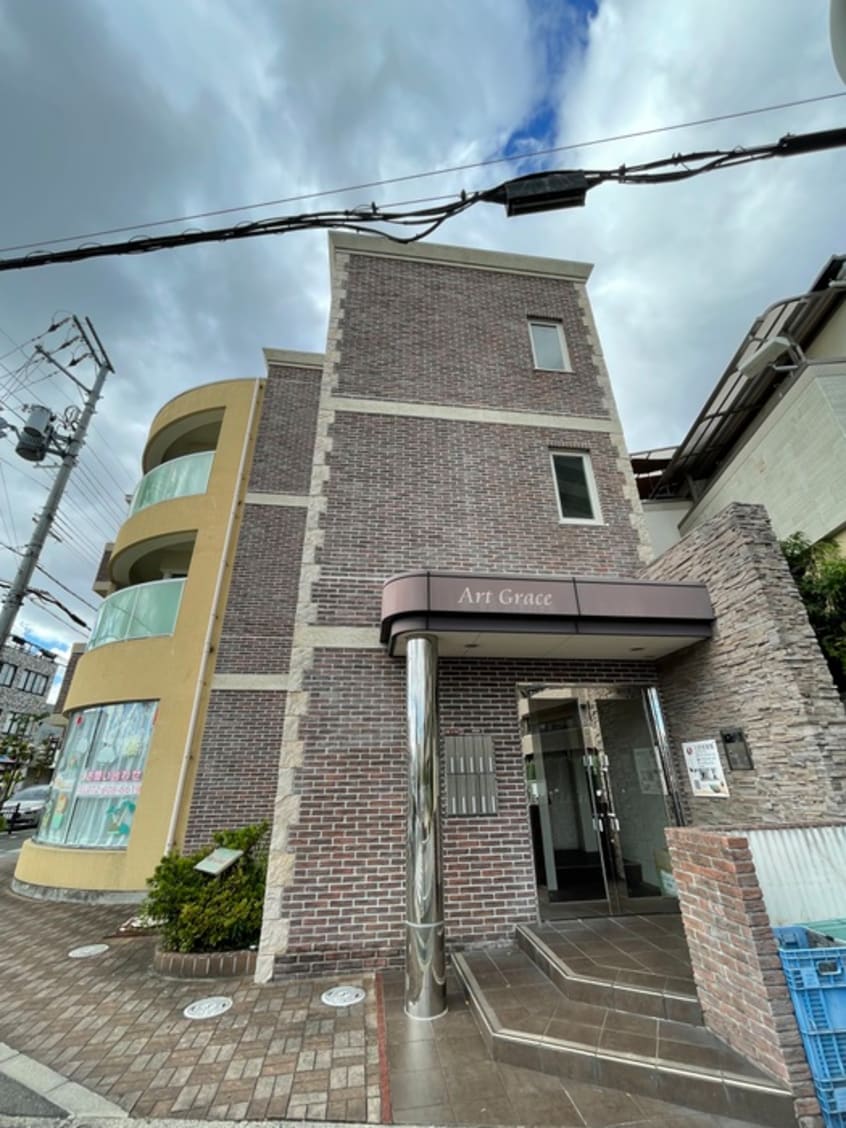 エントランス部分 アートグレイス
