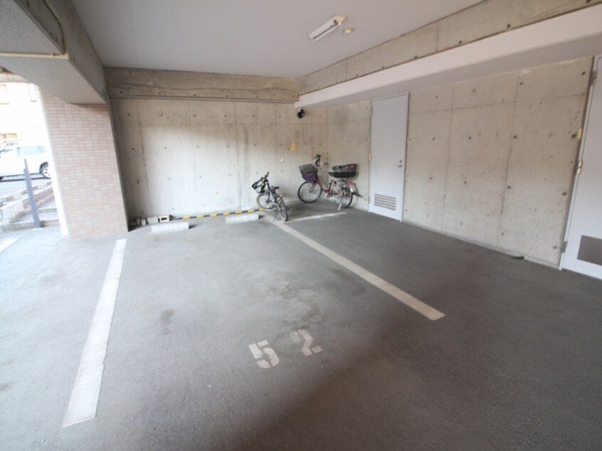 駐車場 アーバン・ヴィラ