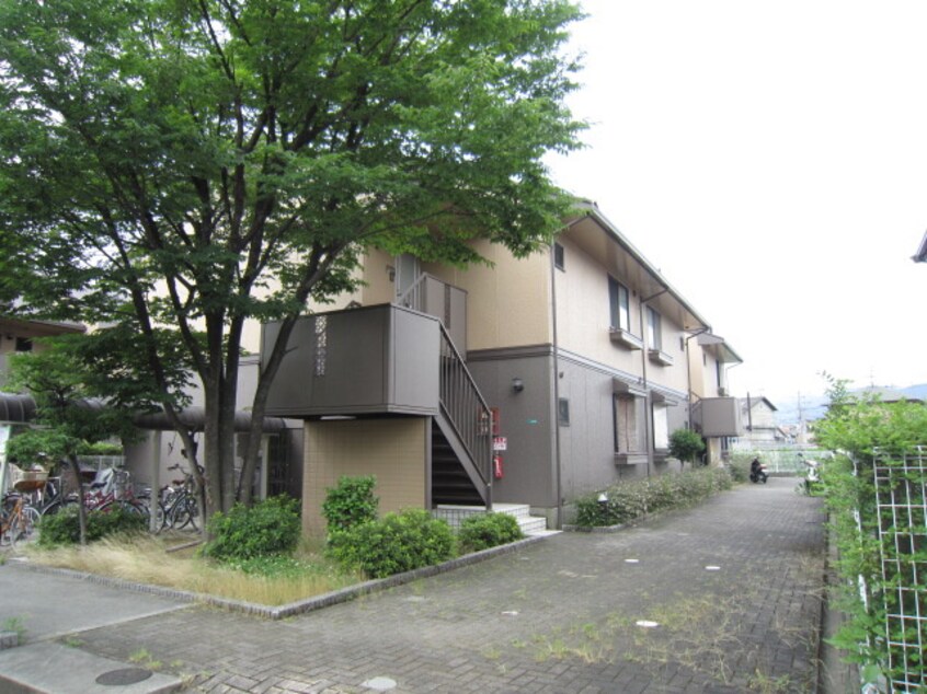 外観写真 グリ－ンパ－ク鴻池Ｂ棟