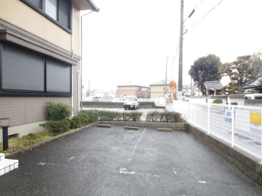 駐車場 グリ－ンパ－ク鴻池Ｃ棟