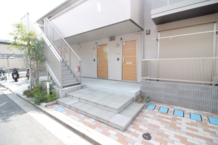 エントランス部分 プリムローズ野崎