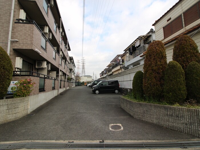 駐車場 ラヴェニュー西牧野