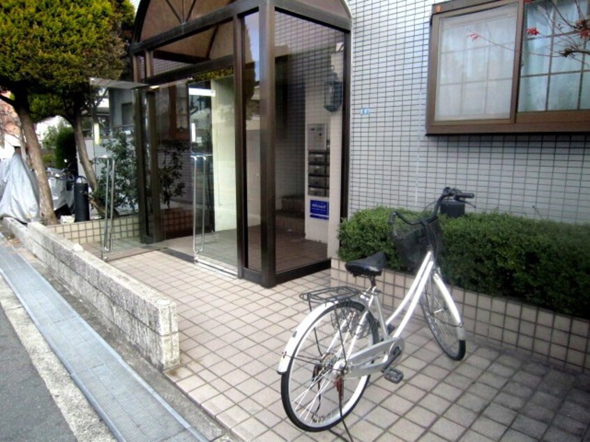 エントランス部分 メゾン瀬川