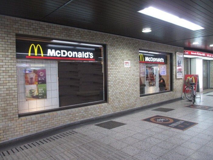 マクドナルド園田プラザ店(ファストフード)まで800m プラザエイト