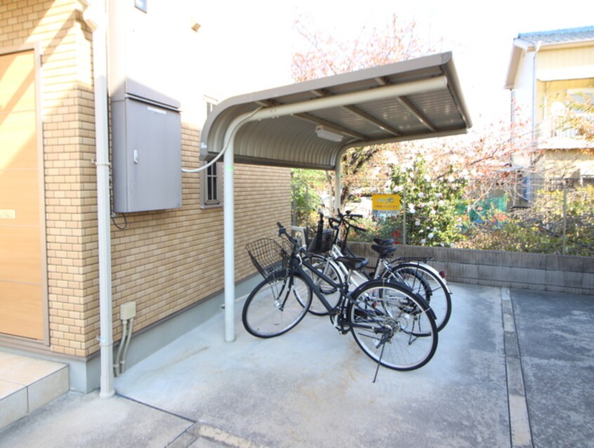 駐輪場 ソ－レアストロC棟