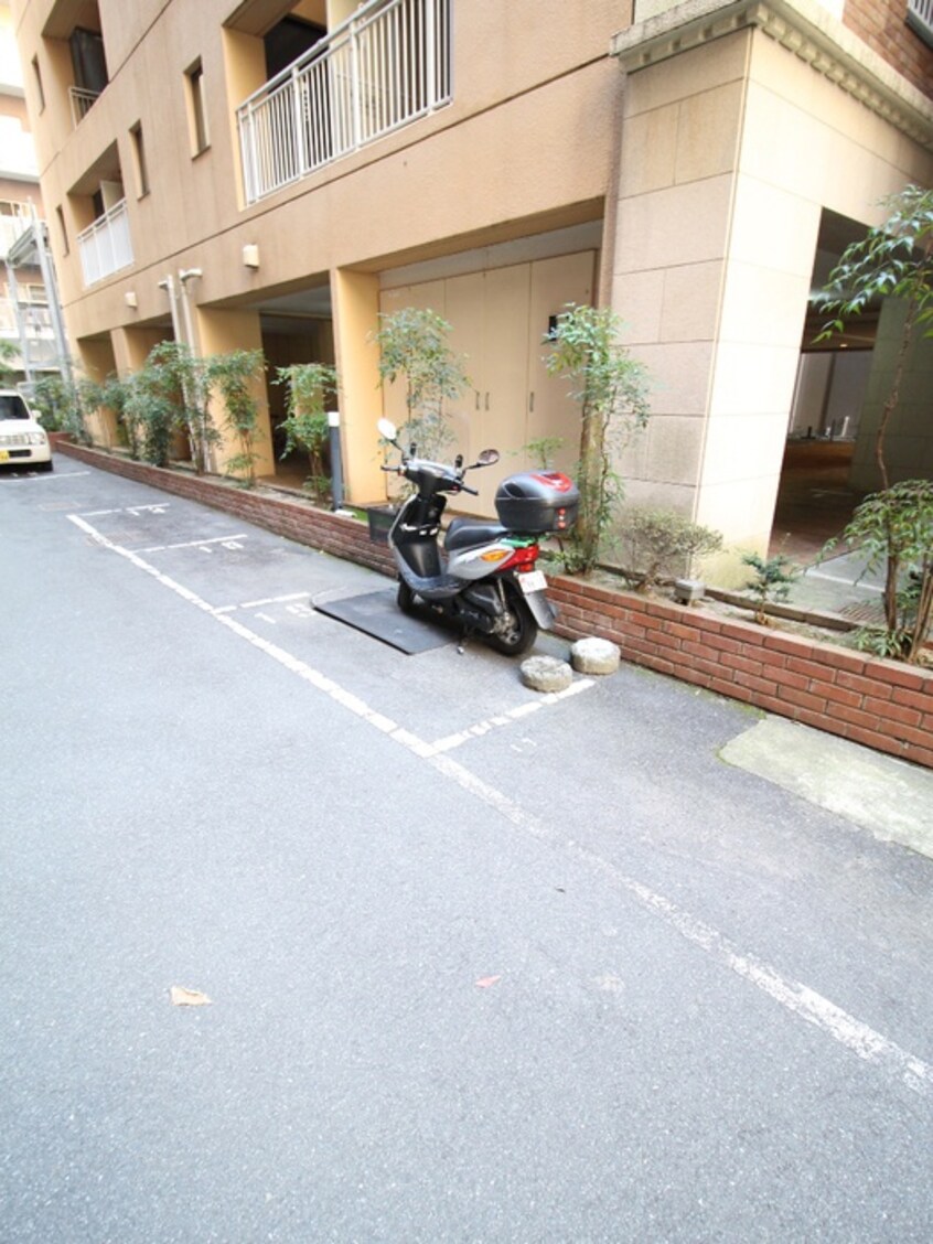 バイク置き場 内田ロイヤルハイツ