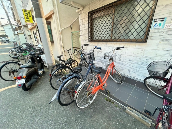 駐輪場 フォレストゲート長居公園