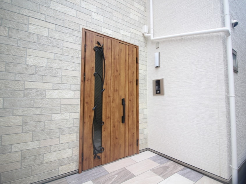 エントランス部分 ピレーネ赤川