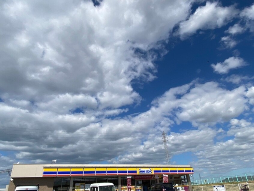 ミニストップ(コンビニ)まで900m グランドフィルコース