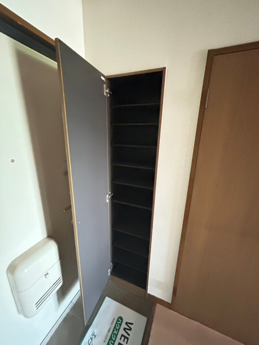 靴箱 シャングリ・ラ