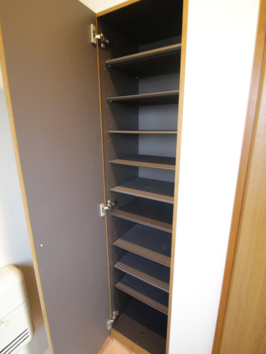 靴箱 シャングリ・ラ