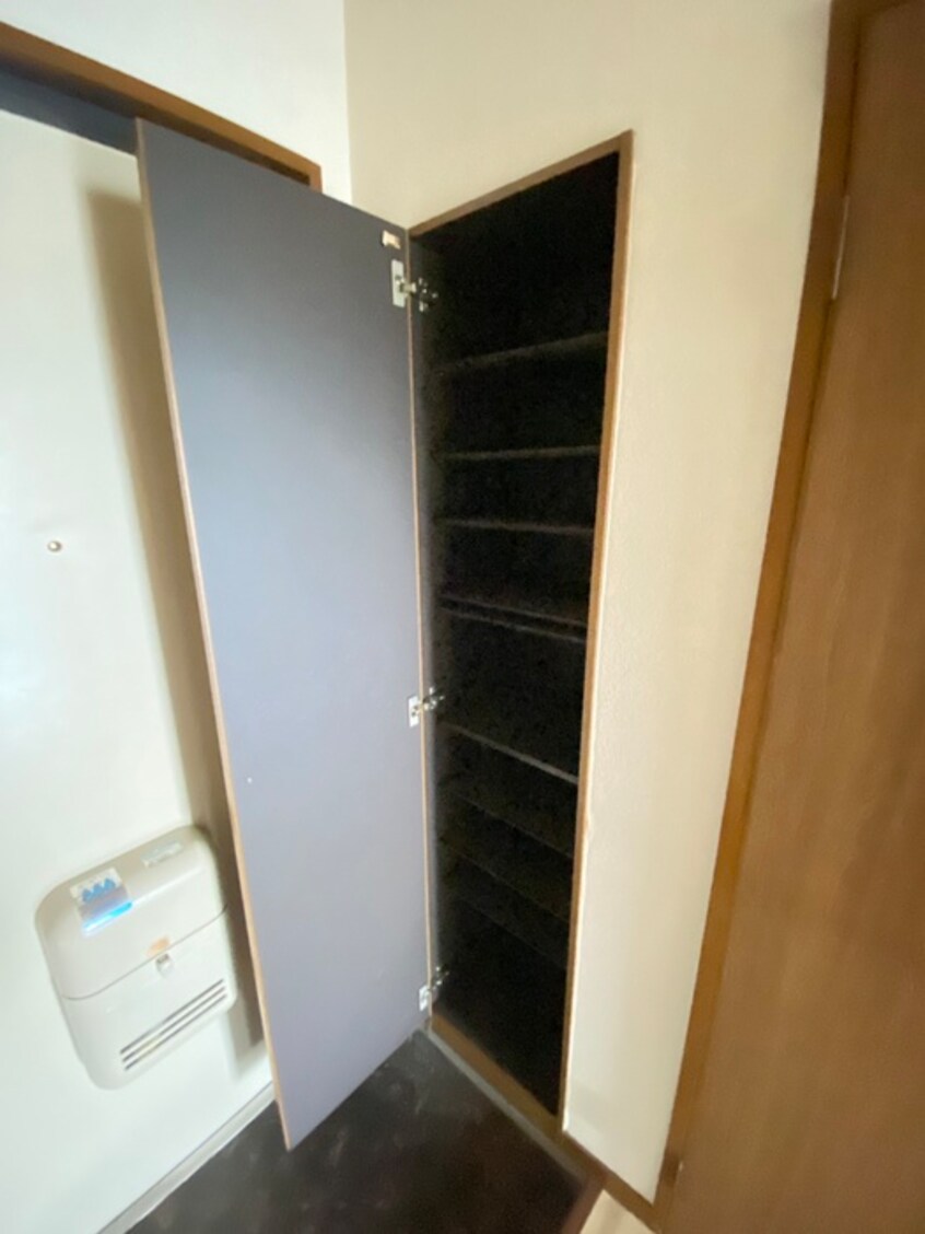 靴箱 シャングリ・ラ