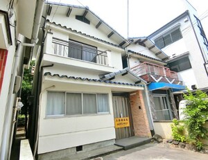 島泉8丁目貸家