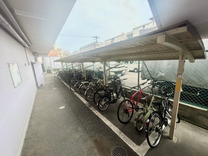 駐輪場 パークメゾン一刻館